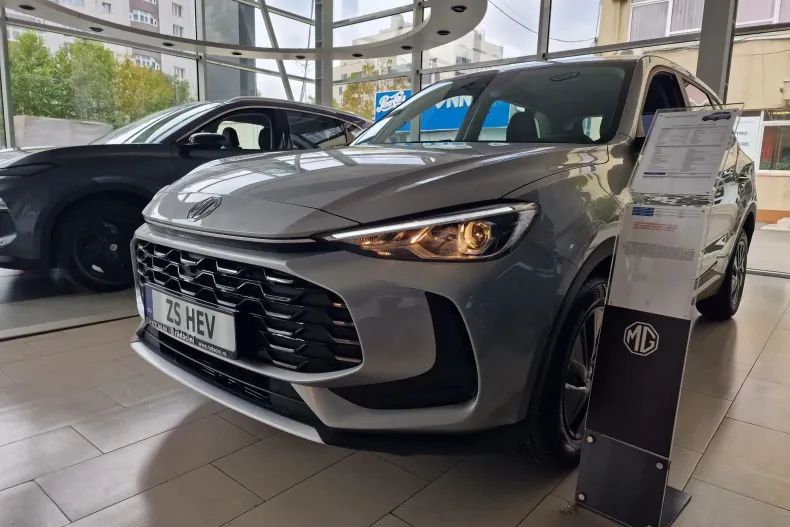 MG ZS HEV din 2025 cu 2 km - oferta MG0131773 - foto 1
