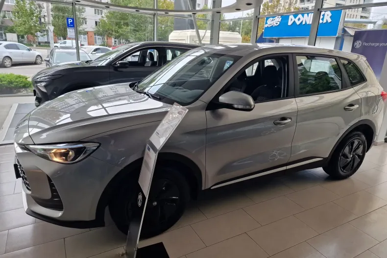 MG ZS HEV din 2025 cu 2 km - oferta MG0131773 - foto 2