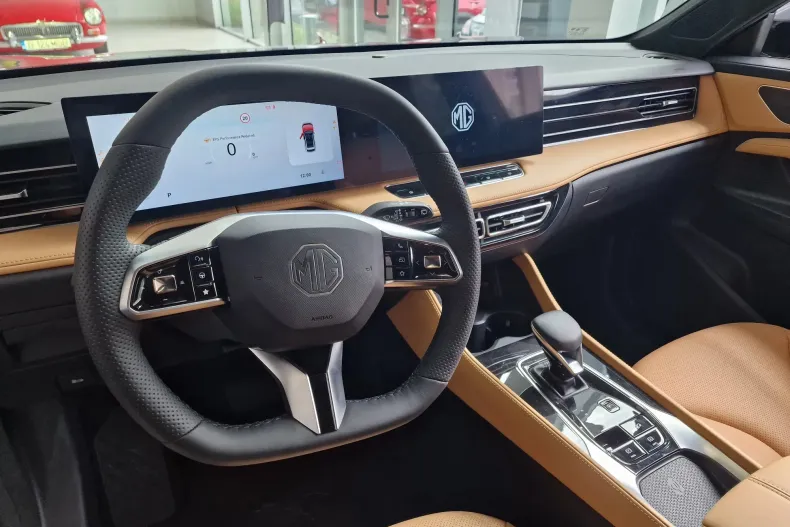 MG HS din 2025 cu 2 km - oferta MG0131779 - foto 10