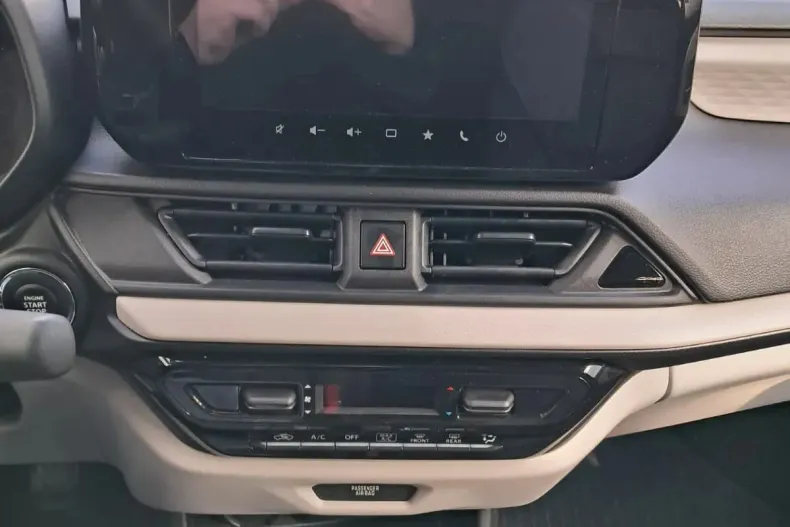 Suzuki Swift din 2024 cu 5.167 km - oferta SUZ131784 - foto 10