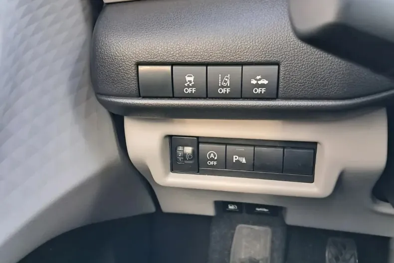 Suzuki Swift din 2024 cu 5.167 km - oferta SUZ131784 - foto 11