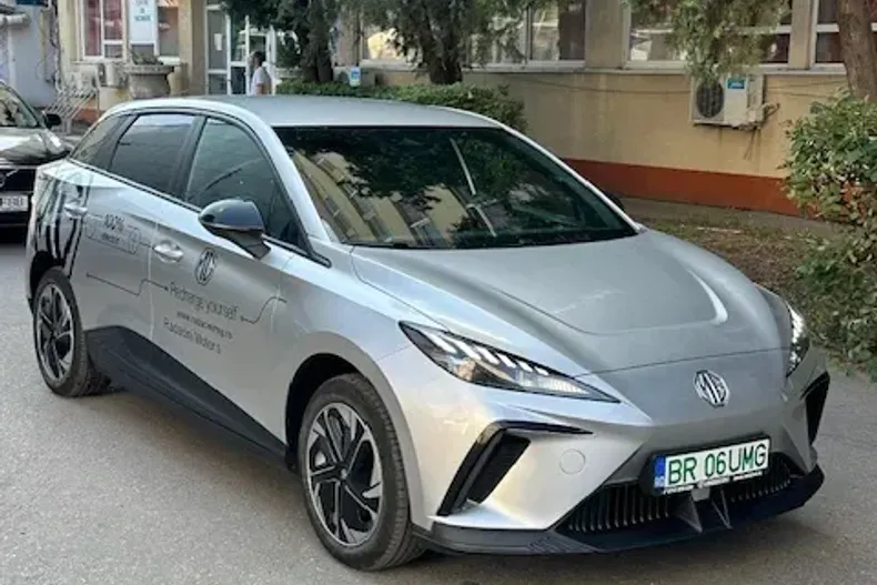 MG MG4 din 2024 cu 5.900 km - oferta MG0131789 - foto 3