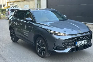 MG HS din 2024 - oferta MG0131800