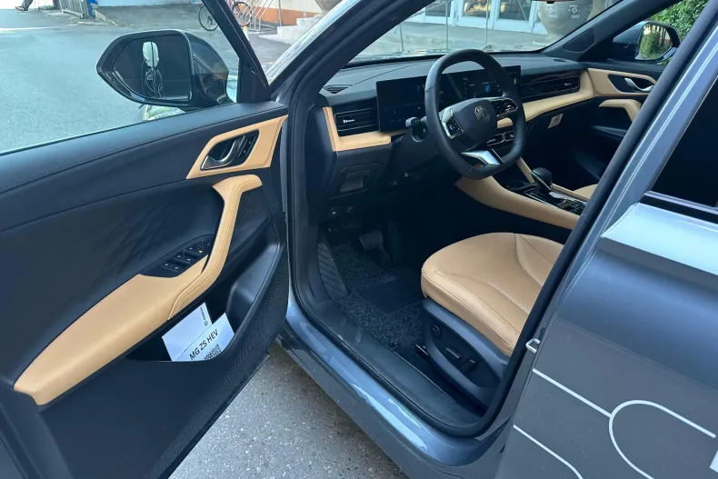 MG HS din 2024 cu 2.500 km - oferta MG0131800 - foto 8