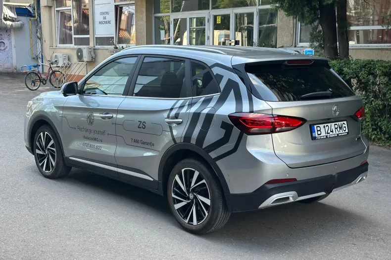 MG ZS HEV din 2024 cu 1.800 km - oferta MG0131801 - foto 4