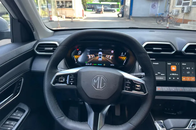MG ZS HEV din 2024 cu 1.800 km - oferta MG0131801 - foto 11