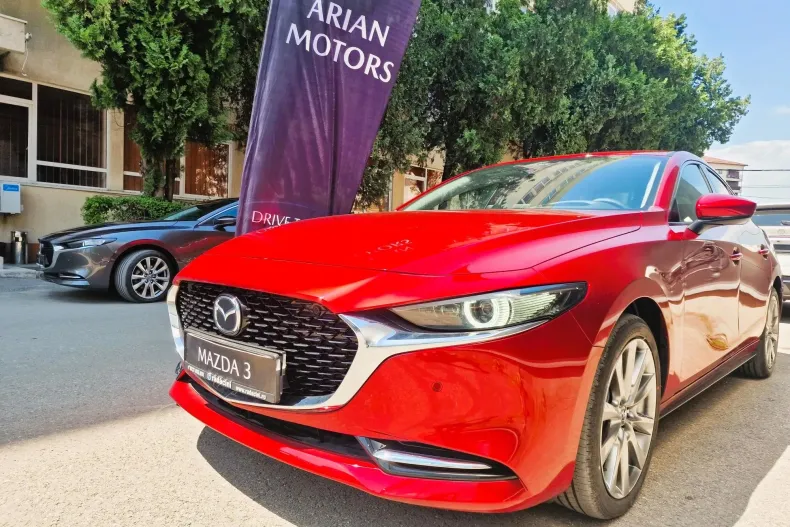 Mazda 3 din 2025 cu 3 km - oferta MAZ131808 - foto 1
