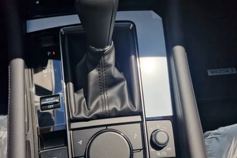 Mazda 3 din 2025 cu 3 km - oferta MAZ131808 - foto 12