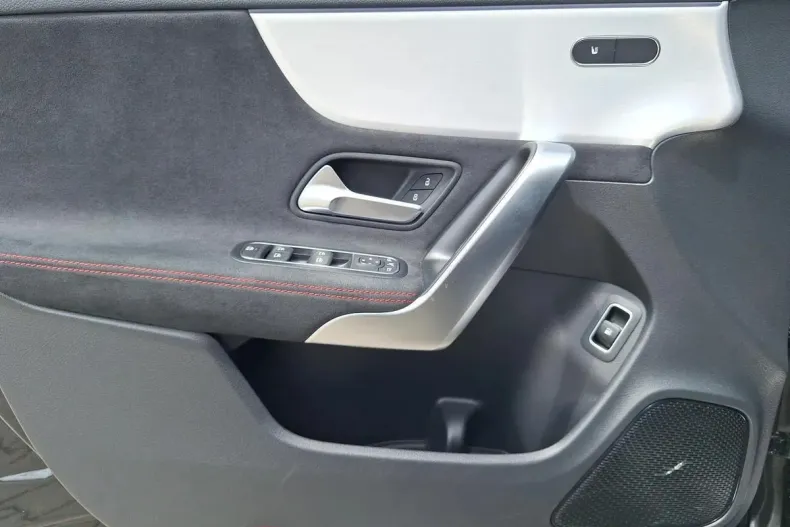 Mercedes-Benz CLA din 2024 cu 23.000 km - oferta MER131841 - foto 16