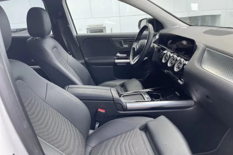 Mercedes-Benz GLA din 2023 cu 52.700 km - oferta MER131855 - foto 12