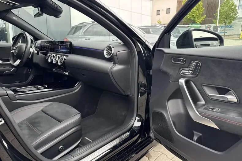 Mercedes-Benz A din 2024 cu 23.000 km - oferta MER131866 - foto 10