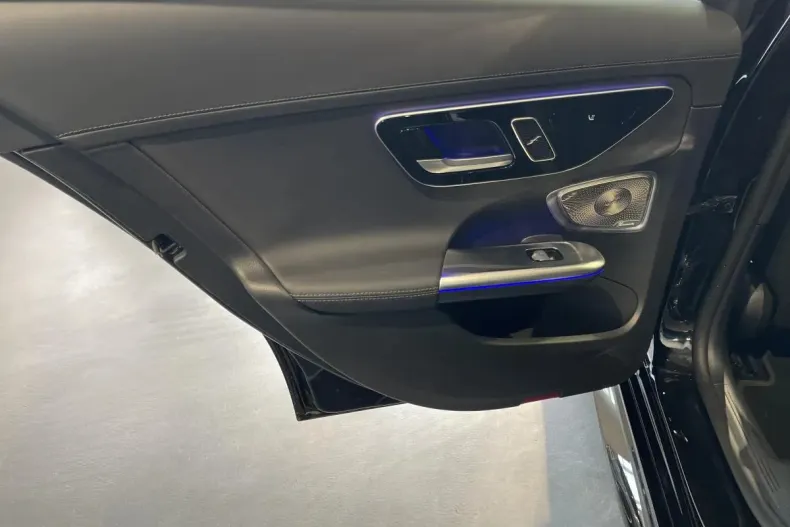 Mercedes-Benz C din 2024 cu 20.000 km - oferta MER131869 - foto 18