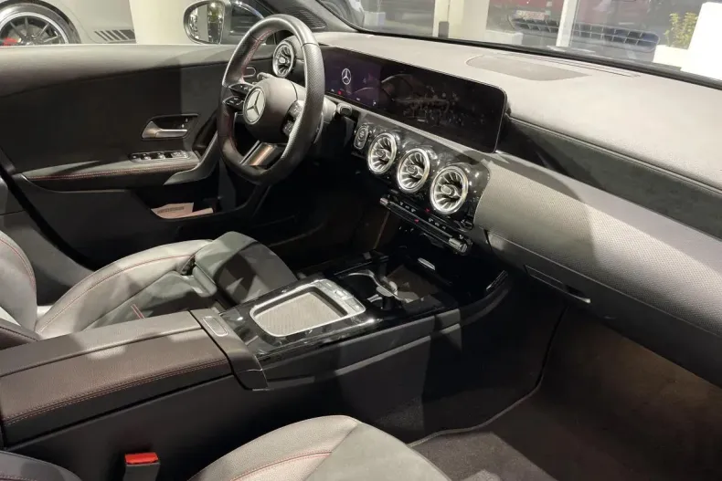 Mercedes-Benz A din 2023 cu 33.500 km - oferta MER131878 - foto 14