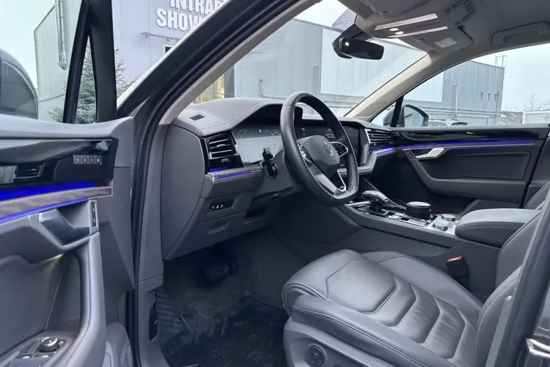 Volkswagen Touareg din 2023 cu 75.000 km - oferta VOL131879 - foto 9