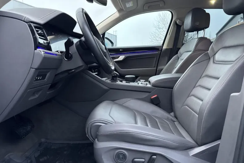 Volkswagen Touareg din 2023 cu 75.000 km - oferta VOL131879 - foto 10