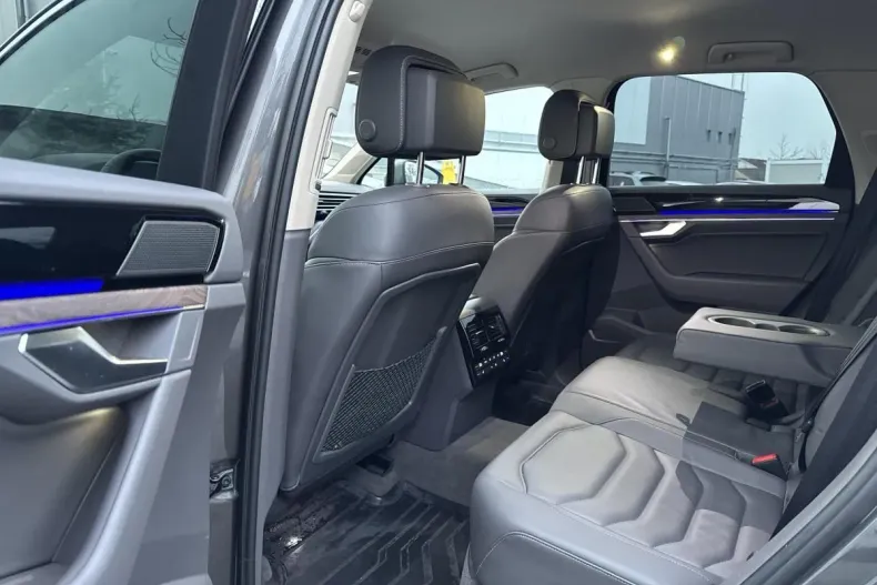 Volkswagen Touareg din 2023 cu 75.000 km - oferta VOL131879 - foto 12