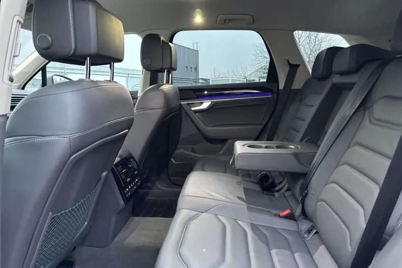 Volkswagen Touareg din 2023 cu 75.000 km - oferta VOL131879 - foto 13