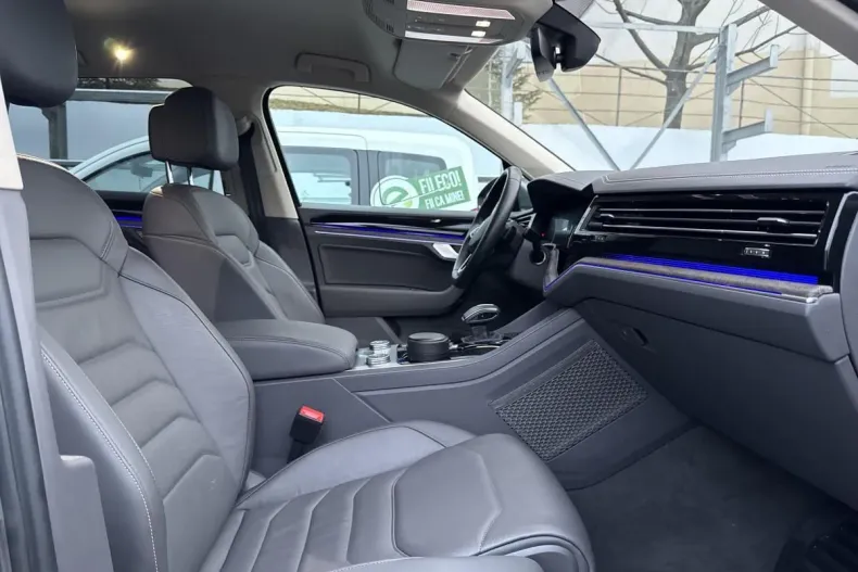 Volkswagen Touareg din 2023 cu 75.000 km - oferta VOL131879 - foto 19
