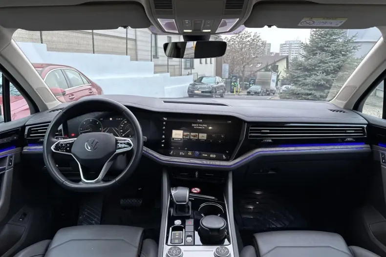 Volkswagen Touareg din 2023 cu 75.000 km - oferta VOL131879 - foto 23