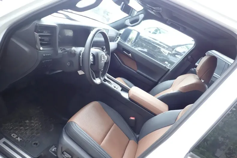 Lexus Seria GX din 2024 cu 3.000 km - oferta LEX131888 - foto 8