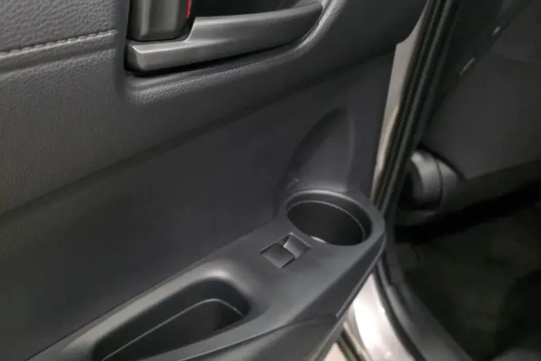 Toyota Corolla Cross din 2025 cu 10 km - oferta TOY131889 - foto 17