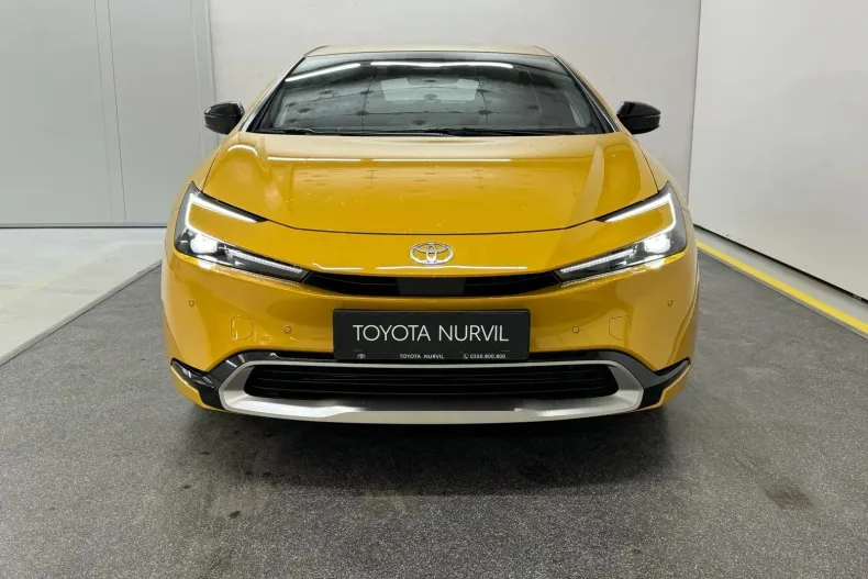 Toyota Prius din 2023 cu 10.600 km - oferta TOY131892 - foto 3