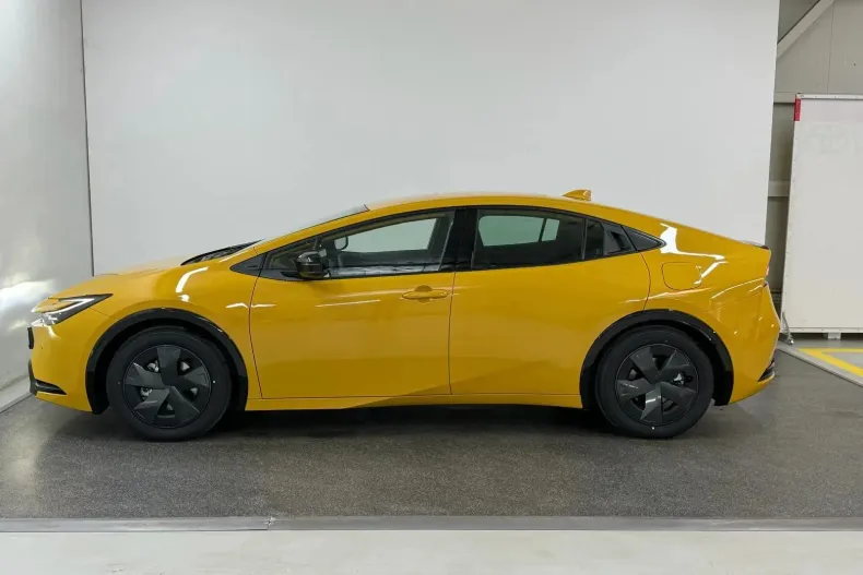 Toyota Prius din 2023 cu 10.600 km - oferta TOY131892 - foto 6