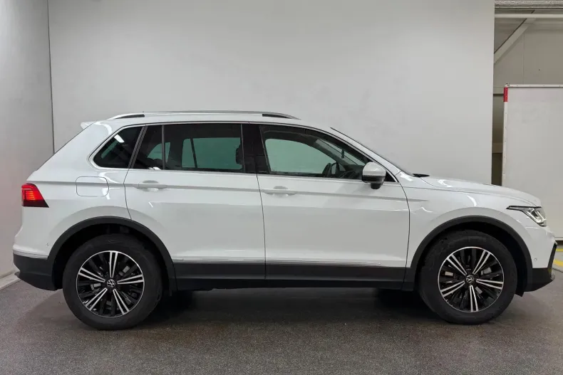 Volkswagen Tiguan din 2022 cu 23.297 km - oferta VOL131900 - foto 7