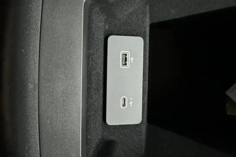 Jaguar E-Pace din 2022 cu 25.000 km - oferta JAG131901 - foto 25