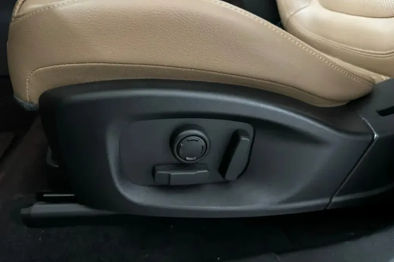 Jaguar E-Pace din 2022 cu 25.000 km - oferta JAG131901 - foto 34