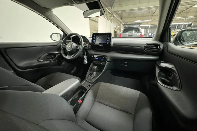 Toyota Yaris din 2023 cu 10 km - oferta TOY131902 - foto 11