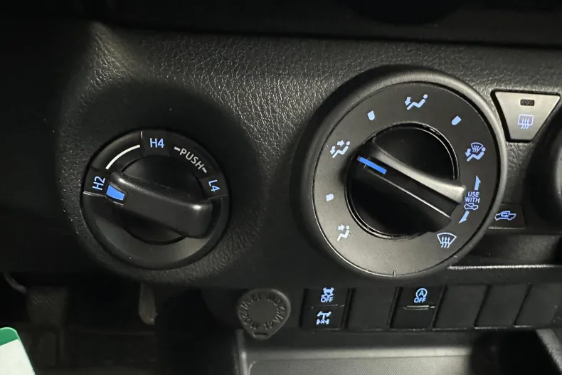 Toyota Hilux din 2021 cu 124.943 km - oferta TOY131906 - foto 15