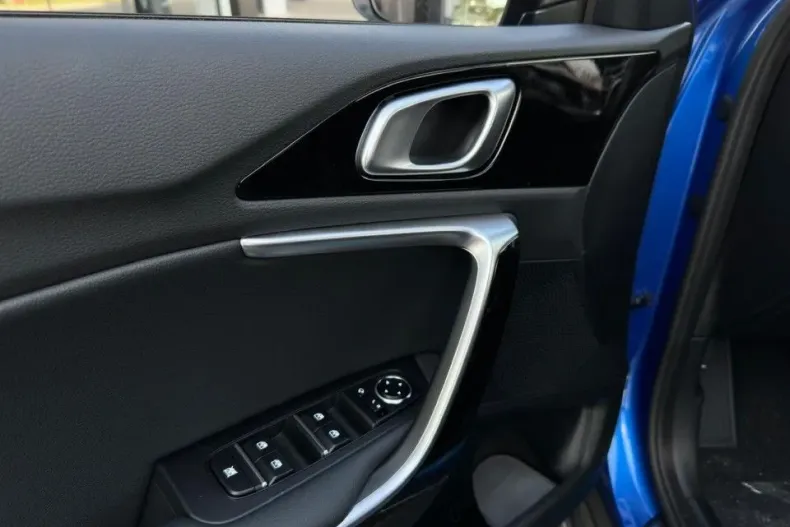 Kia XCeed din 2025 cu 1 km - oferta KIA131930 - foto 19