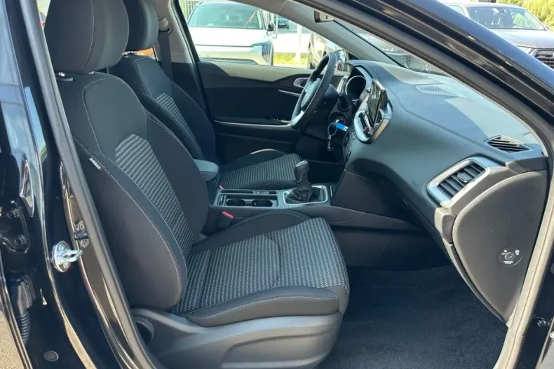 Kia XCeed din 2025 cu 1 km - oferta KIA131931 - foto 17