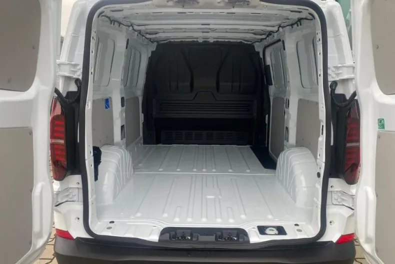 Volkswagen Transporter din 2025 cu 1 km - oferta VOL131944 - foto 7