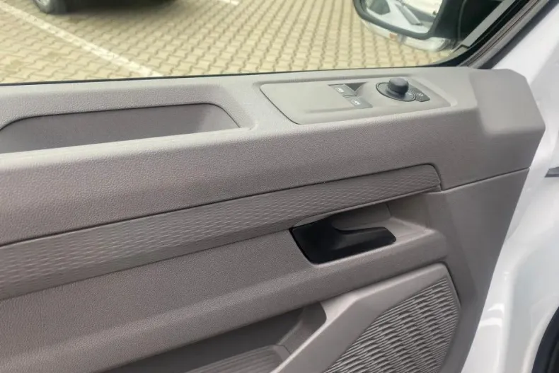 Volkswagen Transporter din 2025 cu 1 km - oferta VOL131944 - foto 8