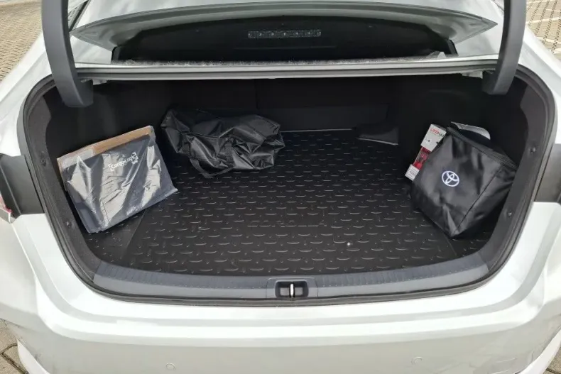 Toyota Corolla din 2025 cu 3.750 km - oferta TOY131957 - foto 7