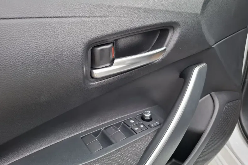 Toyota Corolla din 2025 cu 3.750 km - oferta TOY131957 - foto 14