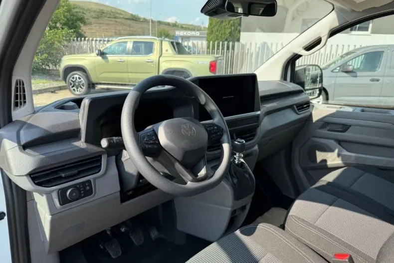 Volkswagen Caravelle din 2025 cu 6 km - oferta VOL131959 - foto 6