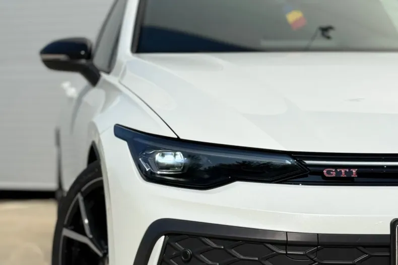 Volkswagen Golf din 2025 cu 2.000 km - oferta VOL131980 - foto 2