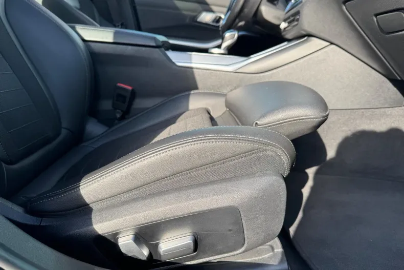 BMW Seria 3 din 2022 cu 93.400 km - oferta BMW132039 - foto 18