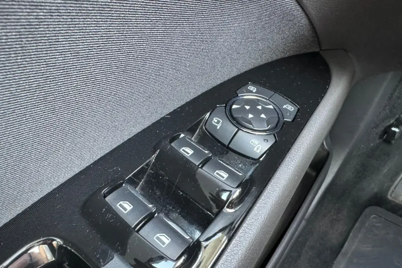 Ford Mondeo din 2021 cu 79.800 km - oferta FOR132071 - foto 17