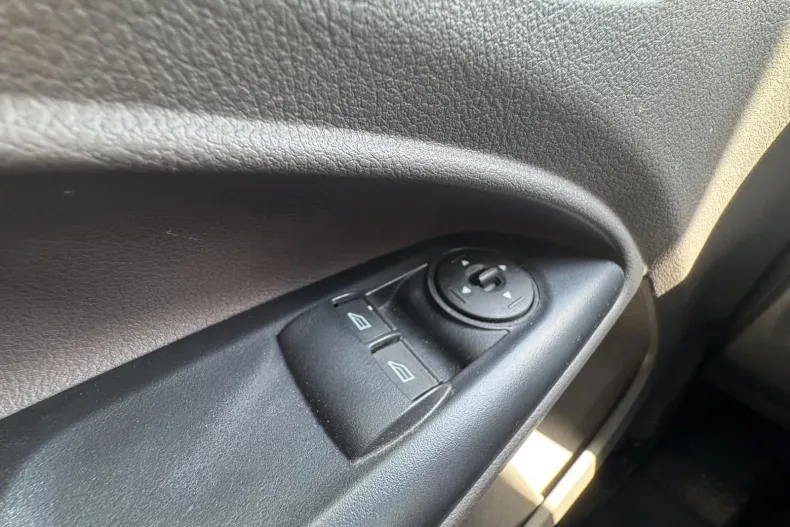 Ford Transit Connect din 2023 cu 88.800 km - oferta FOR132093 - foto 15