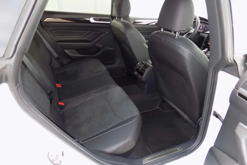 Volkswagen Arteon din 2021 cu 70.078 km - oferta VOL132113 - foto 26