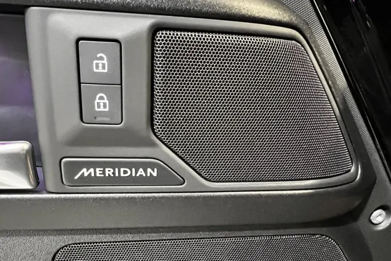 Land Rover Defender din 2025 cu 74 km - oferta LAN132124 - foto 9