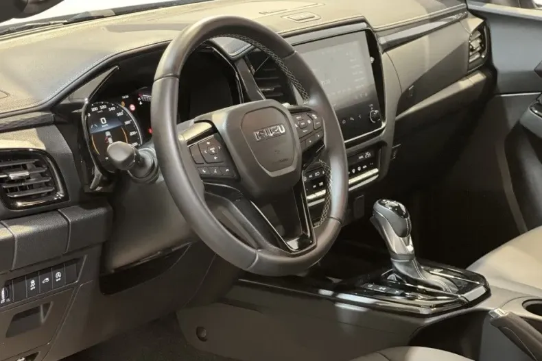 Isuzu D-Max din 2024 cu 2.055 km - oferta ISU132128 - foto 4