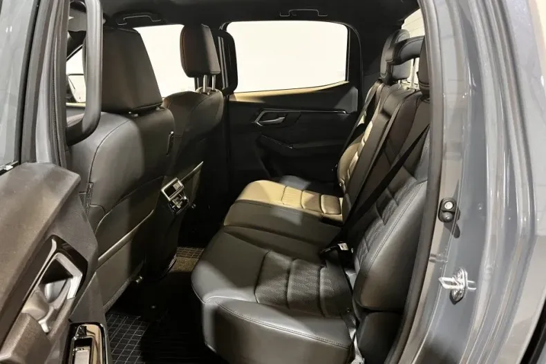 Isuzu D-Max din 2024 cu 2.055 km - oferta ISU132128 - foto 6