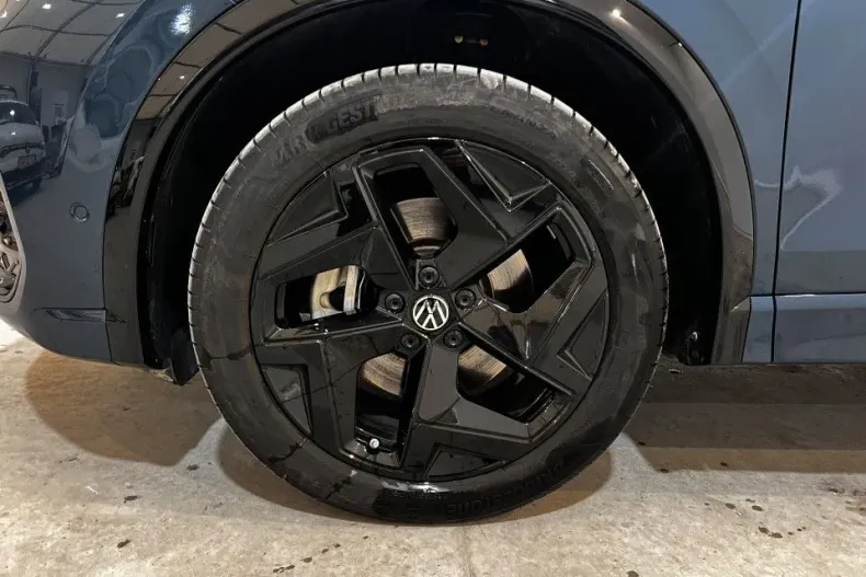 Volkswagen Tiguan din 2025 cu 13.752 km - oferta VOL132129 - foto 9