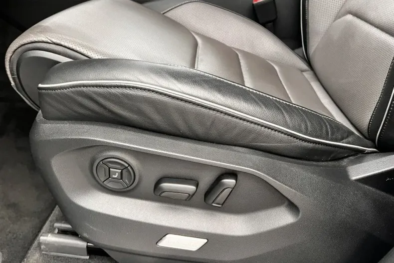 Volkswagen Touareg din 2023 cu 44.500 km - oferta VOL132140 - foto 14