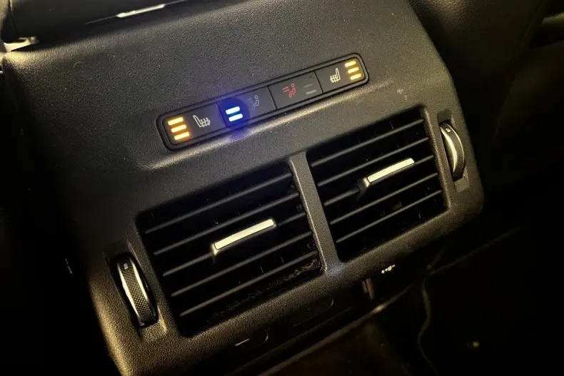 Land Rover Discovery Sport din 2024 cu 9.707 km - oferta LAN132144 - foto 8